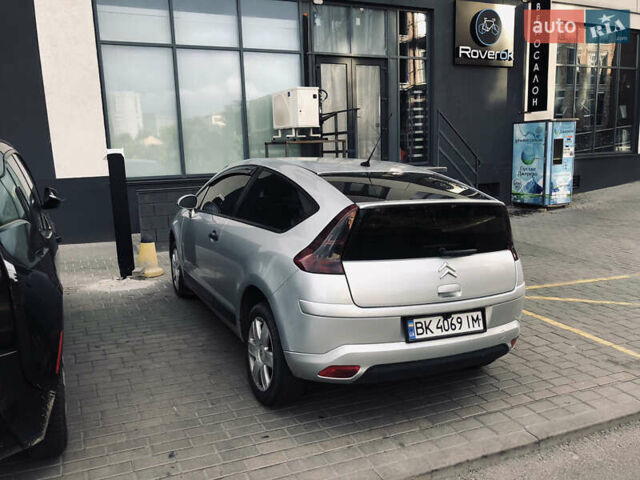 Серый Ситроен С4, объемом двигателя 1.59 л и пробегом 305 тыс. км за 3000 $, фото 2 на Automoto.ua