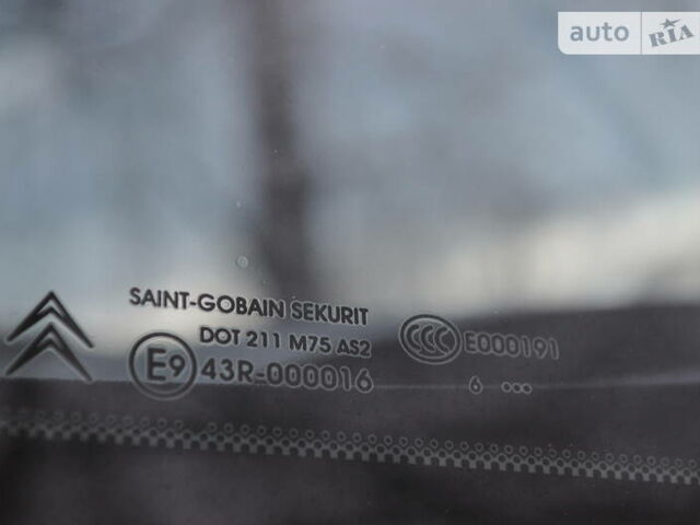Серый Ситроен С4, объемом двигателя 2 л и пробегом 250 тыс. км за 5200 $, фото 65 на Automoto.ua