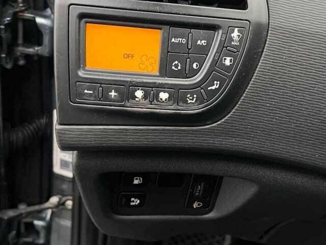 Серый Ситроен С4, объемом двигателя 2 л и пробегом 387 тыс. км за 6200 $, фото 9 на Automoto.ua