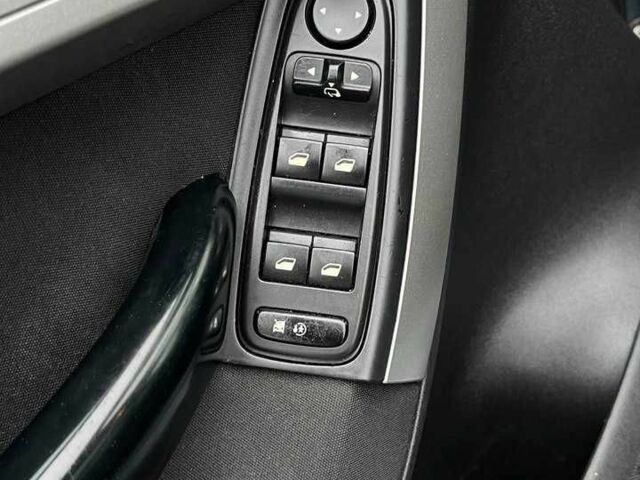 Серый Ситроен С4, объемом двигателя 2 л и пробегом 387 тыс. км за 6200 $, фото 4 на Automoto.ua