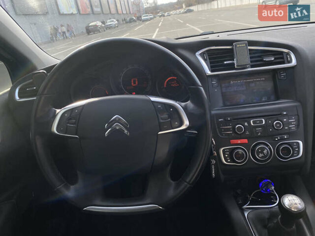Серый Ситроен С4, объемом двигателя 1.6 л и пробегом 185 тыс. км за 8900 $, фото 14 на Automoto.ua