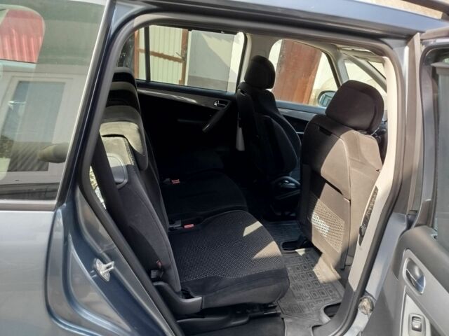 Серый Ситроен С4, объемом двигателя 2 л и пробегом 250 тыс. км за 5500 $, фото 2 на Automoto.ua