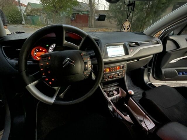 Серый Ситроен С4, объемом двигателя 1.6 л и пробегом 374 тыс. км за 6300 $, фото 5 на Automoto.ua