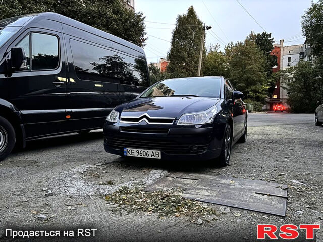 Синий Ситроен С4, объемом двигателя 1.6 л и пробегом 235 тыс. км за 4700 $, фото 1 на Automoto.ua