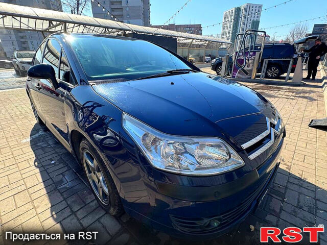 Синий Ситроен С4, объемом двигателя 1.6 л и пробегом 235 тыс. км за 4700 $, фото 5 на Automoto.ua