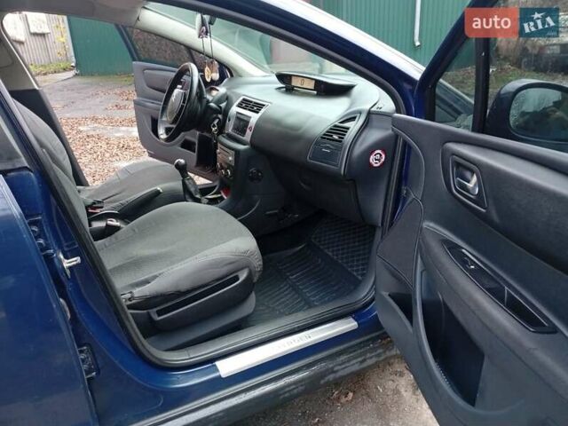 Синий Ситроен С4, объемом двигателя 1.6 л и пробегом 220 тыс. км за 3000 $, фото 4 на Automoto.ua