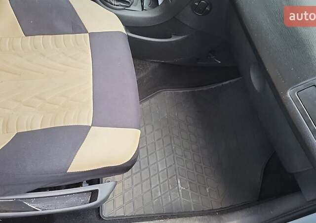 Синий Ситроен С4, объемом двигателя 1.6 л и пробегом 195 тыс. км за 3650 $, фото 7 на Automoto.ua