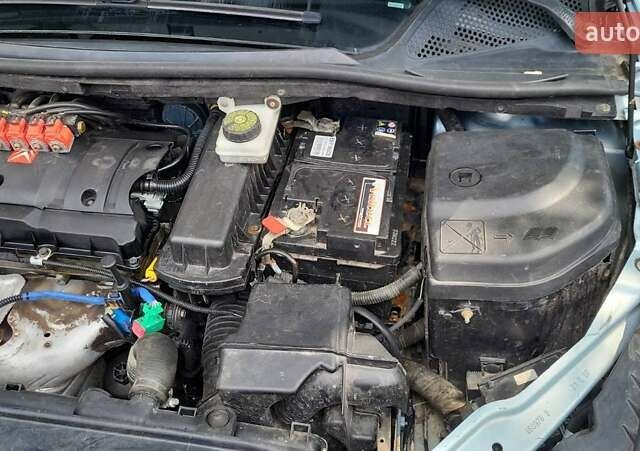 Синий Ситроен С4, объемом двигателя 1.6 л и пробегом 195 тыс. км за 3650 $, фото 9 на Automoto.ua