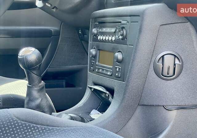 Синій Сітроен С4, об'ємом двигуна 1.4 л та пробігом 200 тис. км за 4500 $, фото 1 на Automoto.ua