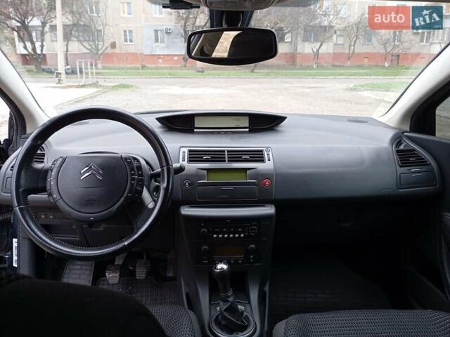 Синий Ситроен С4, объемом двигателя 1.59 л и пробегом 132 тыс. км за 4500 $, фото 6 на Automoto.ua