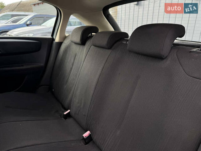 Синий Ситроен С4, объемом двигателя 1.6 л и пробегом 233 тыс. км за 4200 $, фото 7 на Automoto.ua