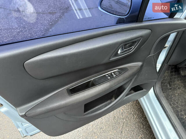 Синий Ситроен С4, объемом двигателя 1.59 л и пробегом 182 тыс. км за 3900 $, фото 13 на Automoto.ua