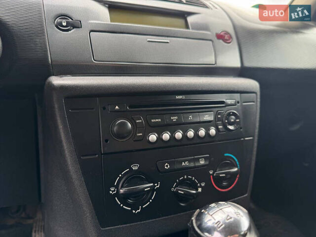 Синий Ситроен С4, объемом двигателя 1.6 л и пробегом 233 тыс. км за 4200 $, фото 8 на Automoto.ua