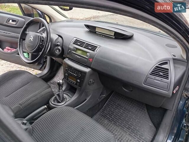 Синий Ситроен С4, объемом двигателя 1.59 л и пробегом 132 тыс. км за 4500 $, фото 7 на Automoto.ua