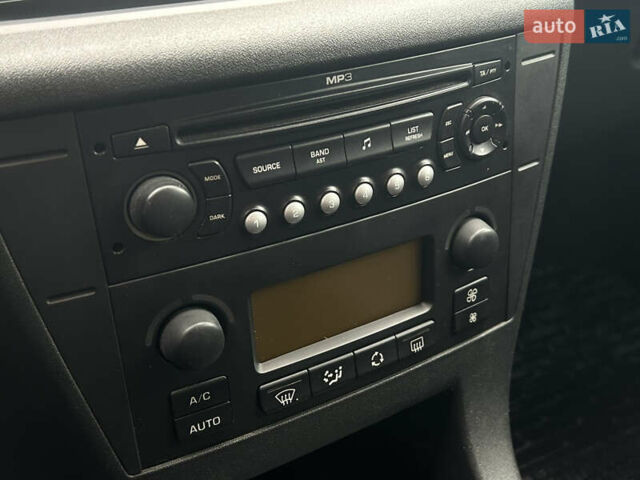 Синий Ситроен С4, объемом двигателя 1.6 л и пробегом 132 тыс. км за 4899 $, фото 9 на Automoto.ua