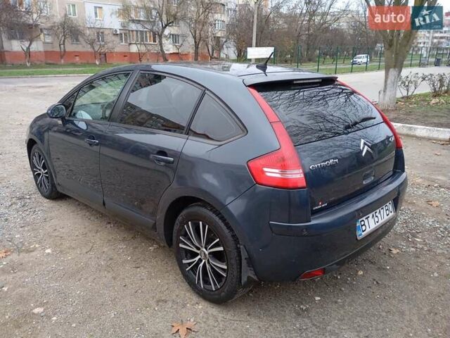 Синий Ситроен С4, объемом двигателя 1.59 л и пробегом 132 тыс. км за 4500 $, фото 2 на Automoto.ua