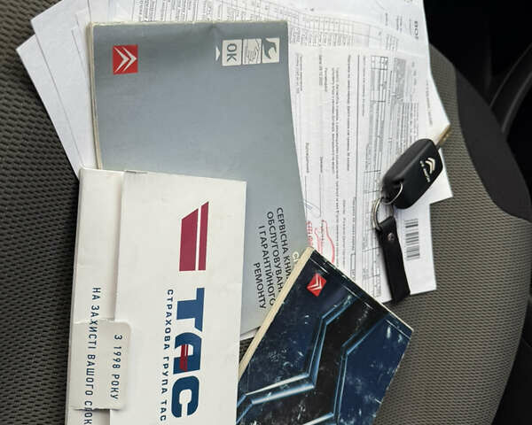 Синий Ситроен С4, объемом двигателя 1.59 л и пробегом 182 тыс. км за 3900 $, фото 56 на Automoto.ua