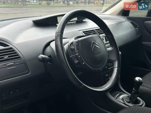 Синий Ситроен С4, объемом двигателя 1.6 л и пробегом 132 тыс. км за 4899 $, фото 8 на Automoto.ua