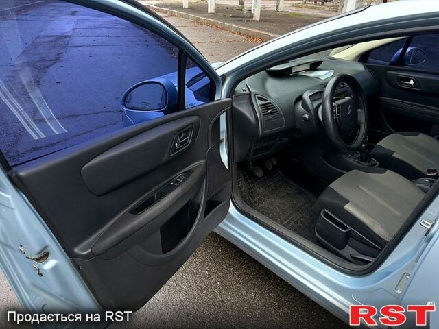 Синий Ситроен С4, объемом двигателя 1.6 л и пробегом 182 тыс. км за 3900 $, фото 7 на Automoto.ua