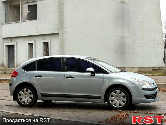 Синий Ситроен С4, объемом двигателя 1.6 л и пробегом 182 тыс. км за 3900 $, фото 3 на Automoto.ua