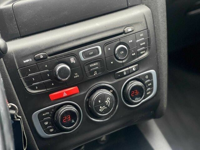 Синий Ситроен С4, объемом двигателя 1.6 л и пробегом 200 тыс. км за 5850 $, фото 10 на Automoto.ua