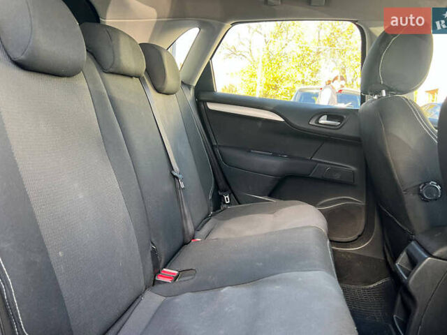 Синий Ситроен С4, объемом двигателя 1.59 л и пробегом 107 тыс. км за 8200 $, фото 18 на Automoto.ua