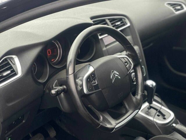 Синий Ситроен С4, объемом двигателя 1.6 л и пробегом 200 тыс. км за 5850 $, фото 9 на Automoto.ua