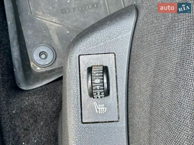 Синий Ситроен С4, объемом двигателя 1.56 л и пробегом 148 тыс. км за 8900 $, фото 12 на Automoto.ua