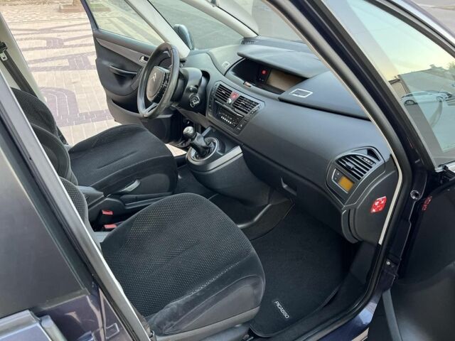 Синий Ситроен С4, объемом двигателя 1.7 л и пробегом 298 тыс. км за 4500 $, фото 13 на Automoto.ua