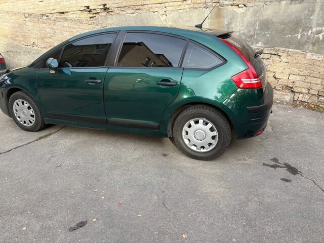 Зеленый Ситроен С4, объемом двигателя 1.4 л и пробегом 142 тыс. км за 3800 $, фото 2 на Automoto.ua