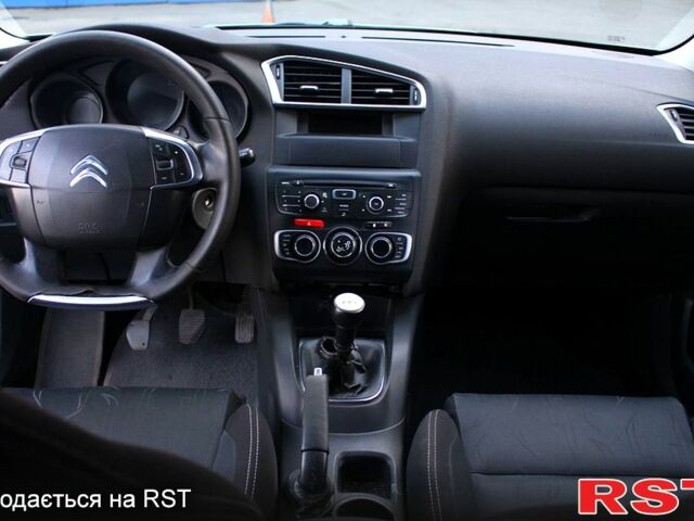 Зелений Сітроен С4, об'ємом двигуна 1.6 л та пробігом 335 тис. км за 6150 $, фото 7 на Automoto.ua