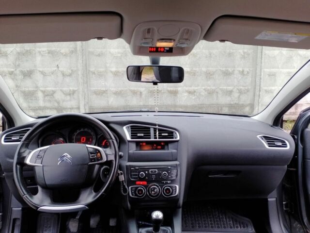 Зеленый Ситроен С4, объемом двигателя 1.6 л и пробегом 250 тыс. км за 7700 $, фото 9 на Automoto.ua