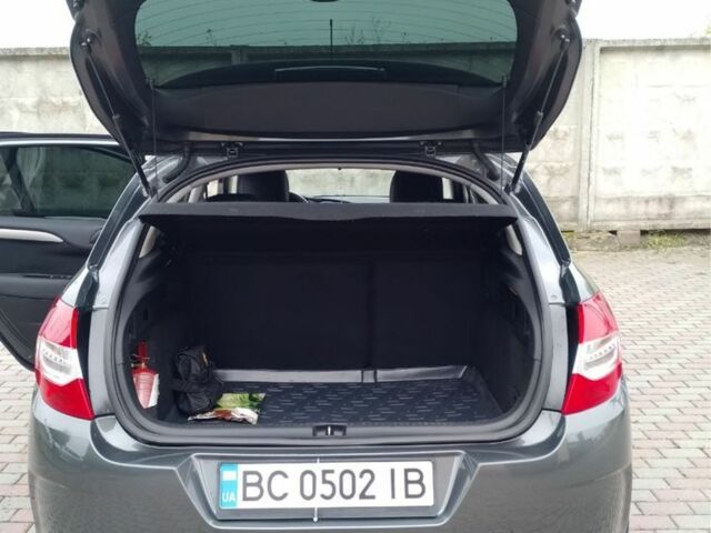 Зеленый Ситроен С4, объемом двигателя 1.6 л и пробегом 250 тыс. км за 7700 $, фото 4 на Automoto.ua