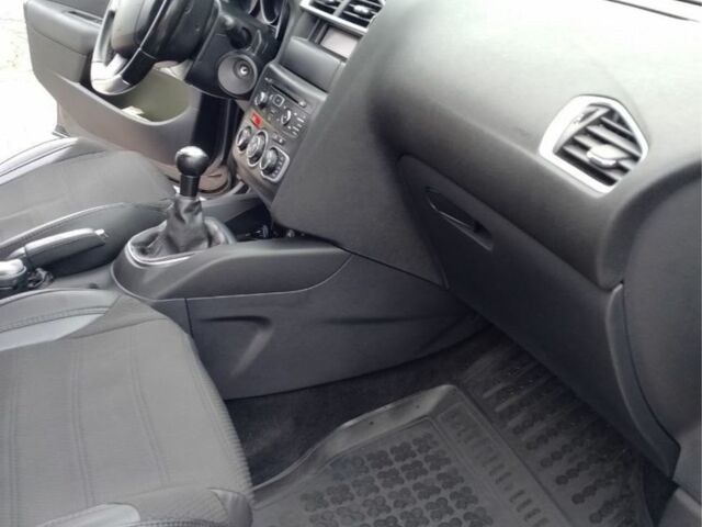 Зеленый Ситроен С4, объемом двигателя 1.6 л и пробегом 250 тыс. км за 7700 $, фото 7 на Automoto.ua