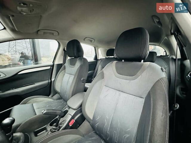 Зелений Сітроен С4, об'ємом двигуна 1.6 л та пробігом 167 тис. км за 7900 $, фото 19 на Automoto.ua