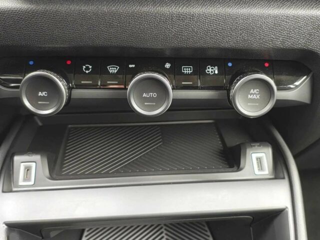 Сітроен С4 2022 у Тернополі на Automoto.ua Помаранчевий Сітроен С4, об'ємом двигуна 0 л та пробігом 43 тис. км за 16500 $, фото 14 на Automoto.ua