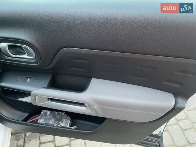 Белый Ситроен C5 Aircross, объемом двигателя 1.6 л и пробегом 33 тыс. км за 22000 $, фото 13 на Automoto.ua