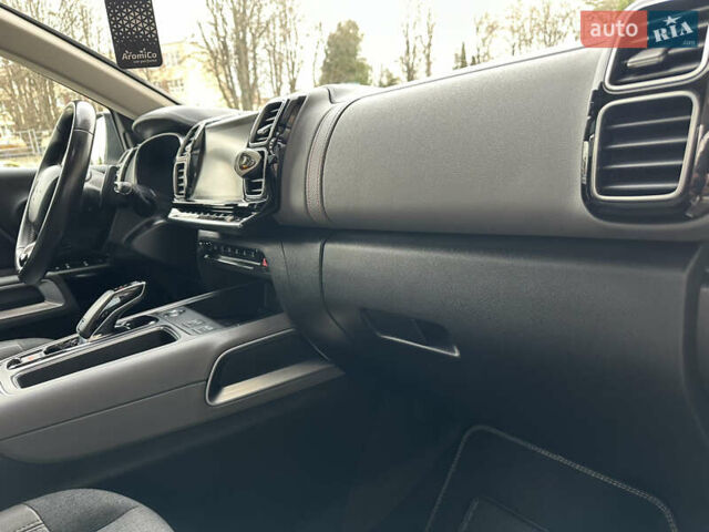 Белый Ситроен C5 Aircross, объемом двигателя 2 л и пробегом 145 тыс. км за 18999 $, фото 62 на Automoto.ua