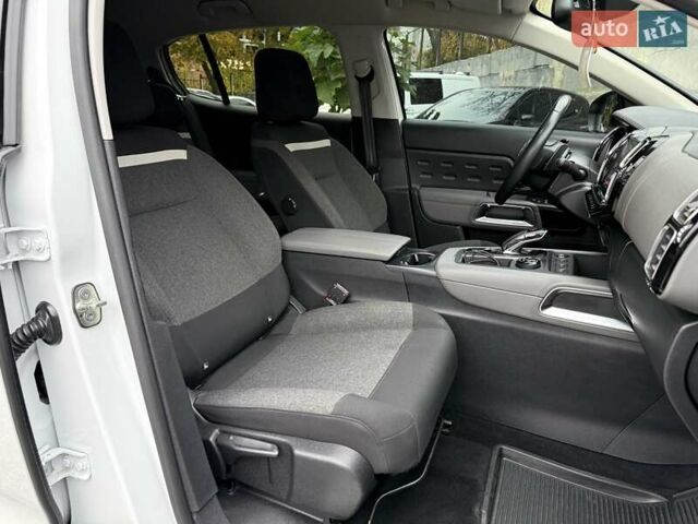 Белый Ситроен C5 Aircross, объемом двигателя 1.5 л и пробегом 195 тыс. км за 18800 $, фото 11 на Automoto.ua