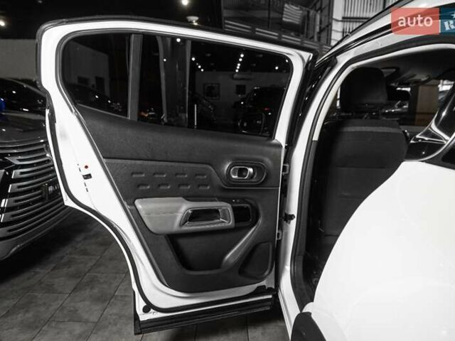 Белый Ситроен C5 Aircross, объемом двигателя 2 л и пробегом 107 тыс. км за 19900 $, фото 19 на Automoto.ua