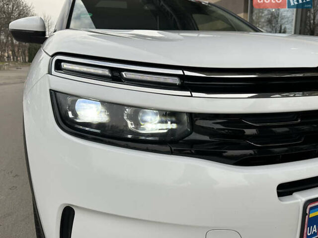 Белый Ситроен C5 Aircross, объемом двигателя 2 л и пробегом 145 тыс. км за 18999 $, фото 44 на Automoto.ua