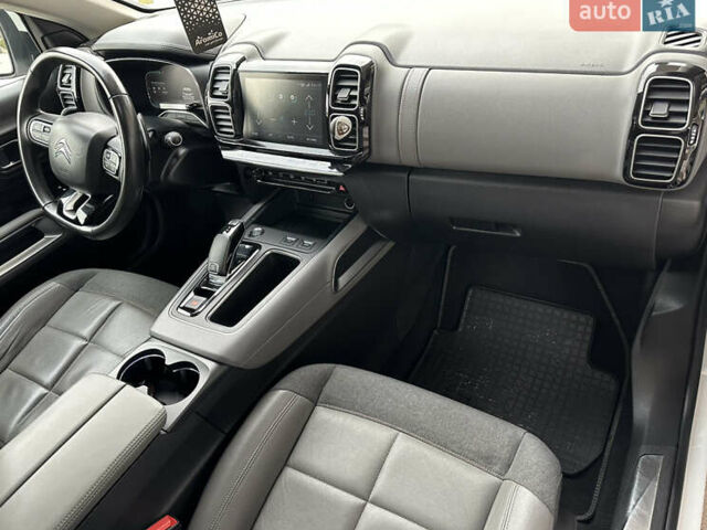 Белый Ситроен C5 Aircross, объемом двигателя 2 л и пробегом 145 тыс. км за 18999 $, фото 63 на Automoto.ua