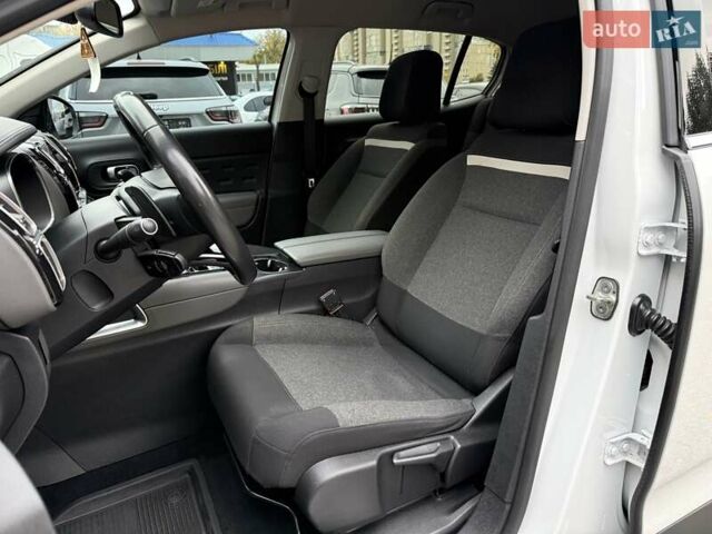 Белый Ситроен C5 Aircross, объемом двигателя 1.5 л и пробегом 195 тыс. км за 18800 $, фото 9 на Automoto.ua