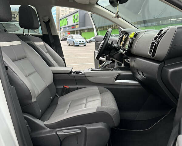 Белый Ситроен C5 Aircross, объемом двигателя 2 л и пробегом 151 тыс. км за 23100 $, фото 44 на Automoto.ua