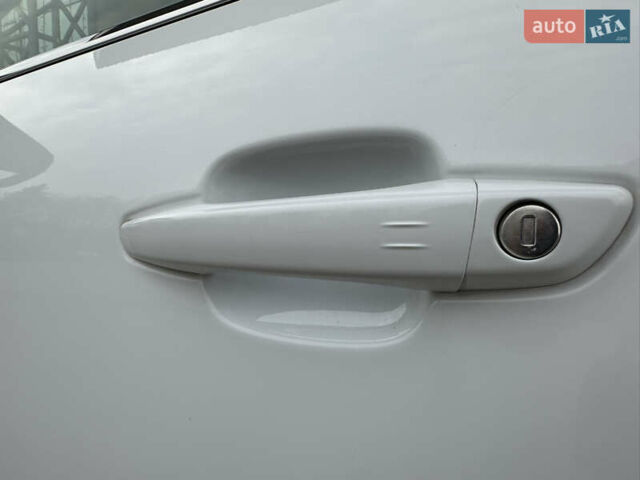 Белый Ситроен C5 Aircross, объемом двигателя 2 л и пробегом 145 тыс. км за 18999 $, фото 82 на Automoto.ua