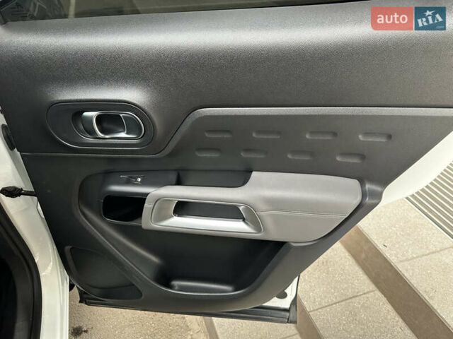 Белый Ситроен C5 Aircross, объемом двигателя 2 л и пробегом 145 тыс. км за 18999 $, фото 93 на Automoto.ua