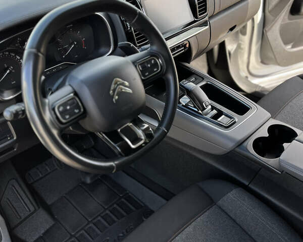 Білий Сітроен C5 Aircross, об'ємом двигуна 1.5 л та пробігом 184 тис. км за 21500 $, фото 16 на Automoto.ua