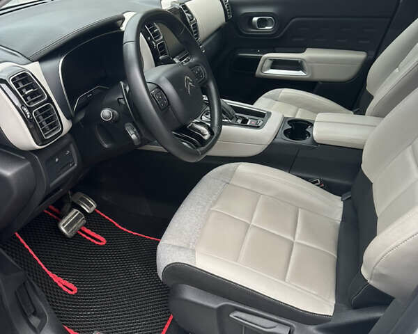 Белый Ситроен C5 Aircross, объемом двигателя 1.5 л и пробегом 175 тыс. км за 21850 $, фото 50 на Automoto.ua