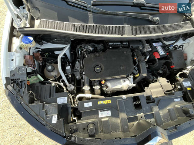 Білий Сітроен C5 Aircross, об'ємом двигуна 1.5 л та пробігом 185 тис. км за 21250 $, фото 37 на Automoto.ua