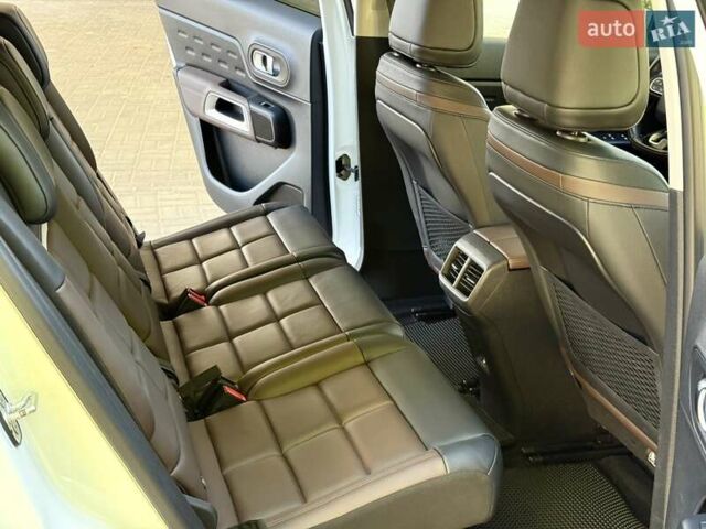Белый Ситроен C5 Aircross, объемом двигателя 2 л и пробегом 100 тыс. км за 22700 $, фото 40 на Automoto.ua